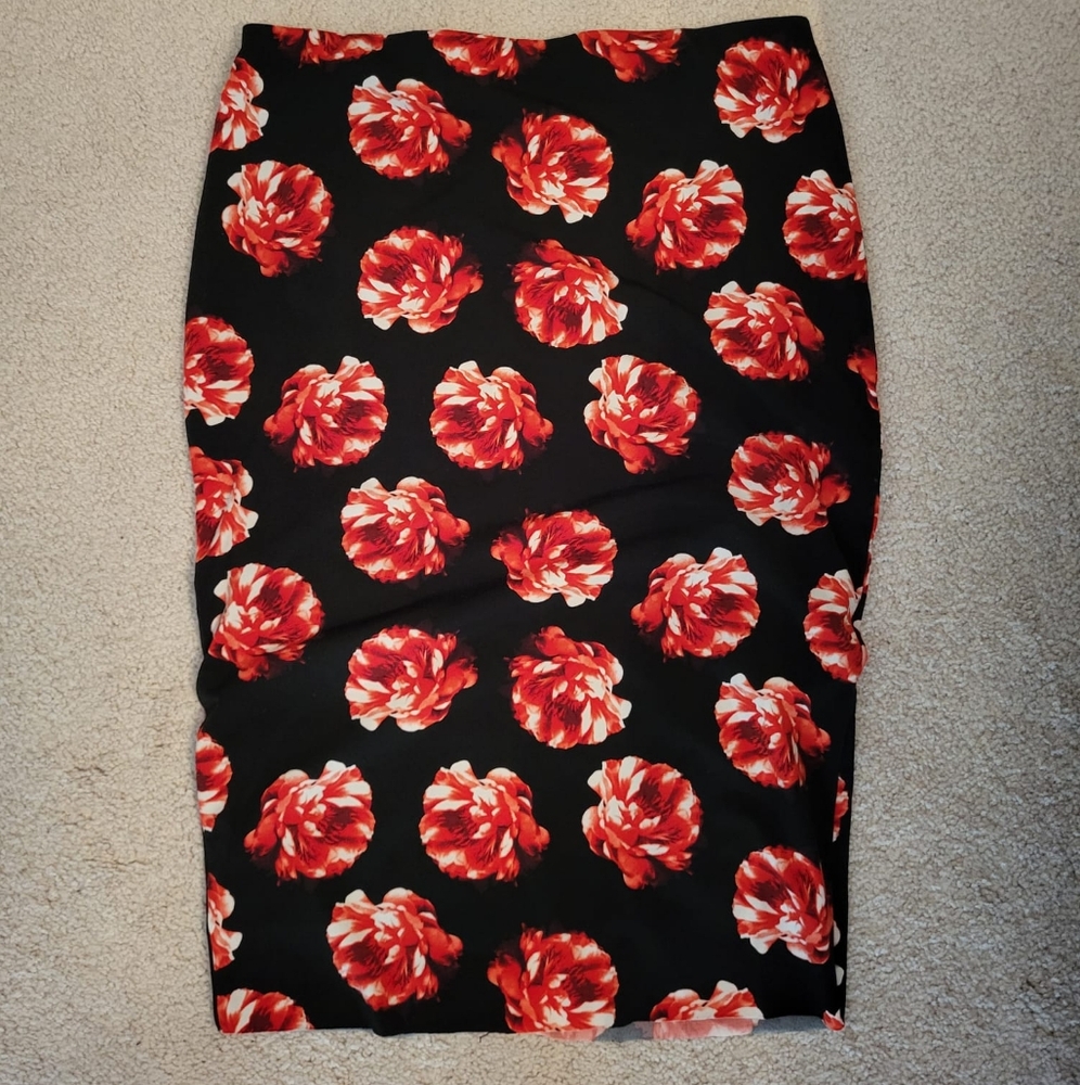Vince Camuto Black and Red Floral Pencil Skirt